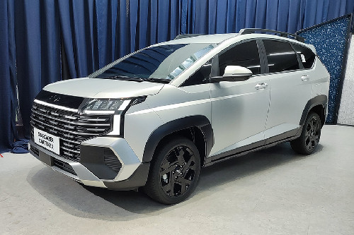 Hyundai Stargazer Cartenz Front Side View