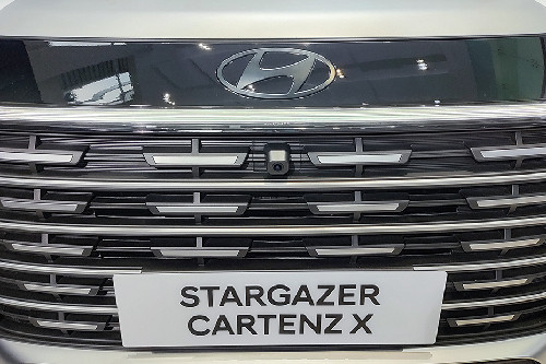 Tampak Grille Hyundai Stargazer Cartenz