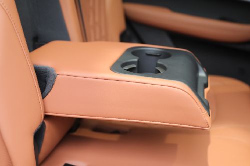 Arm rest belakang TIGGO 8 PRO