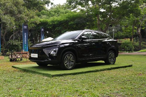 CHERY E5 Front Side View