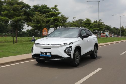 CHERY E5 Front Side View