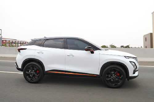 Tampak kanan CHERY OMODA 5 GT