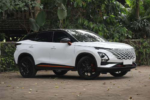 CHERY OMODA 5 GT Front Cross Side View