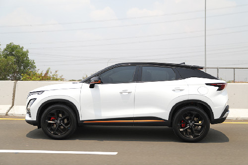 Tampak samping OMODA 5 GT