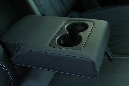 Arm rest belakang Seal