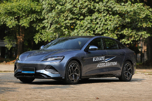 BYD Seal Front Side View