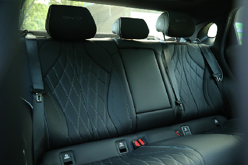 Kursi belakang BYD Seal