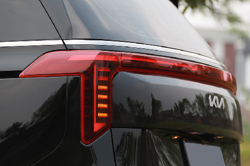 Lampu belakang lampu belakang Carnival HEV