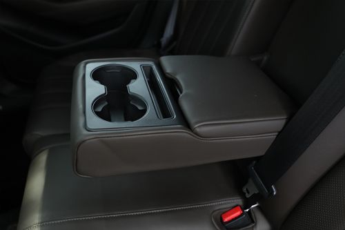 Arm rest belakang 6 Sedan