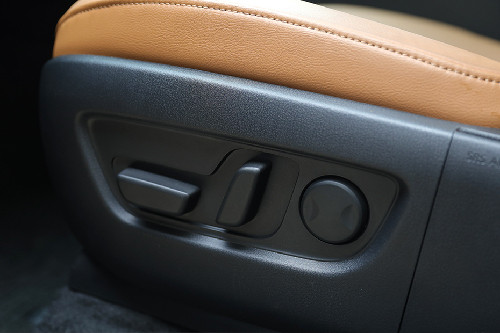 Pengatur kursi Mazda CX-80