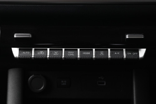 Mitsubishi Triton Front Ac Controls