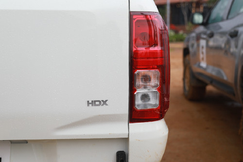 lampu belakang Triton