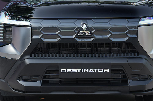 Tampak Grille Mitsubishi Destinator