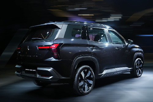 Tampak belakang Destinator