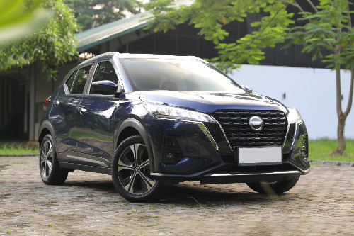 Tampak depan medium Nissan Kicks e-Power