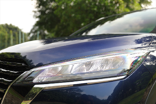 Lampu depan Kicks e-Power