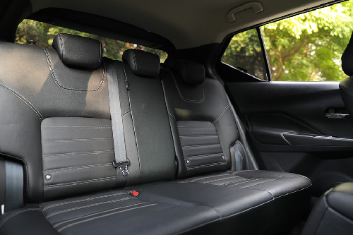 Kursi belakang Nissan Kicks e-Power