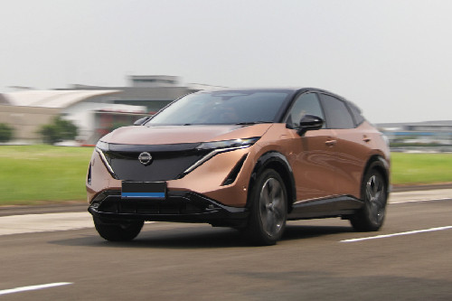 Nissan Ariya Front Side View
