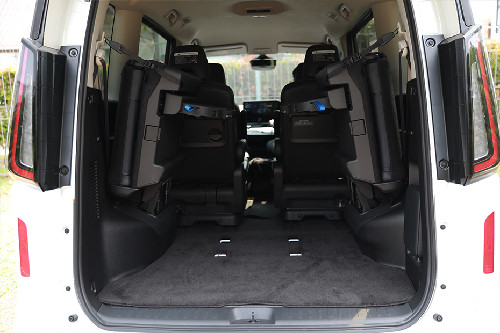 Kursi lipat Serena e-Power