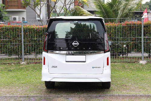 Full Rear View Full Rear View of Nissan Serena e-Power