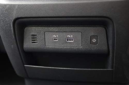 Power outlet Nissan Serena e-Power