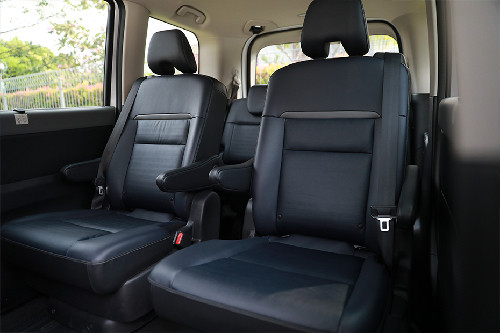 Kursi belakang Nissan Serena e-Power