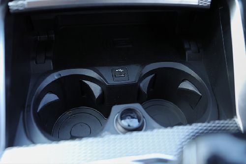 Cup holder depan BMW 4 Series Coupe