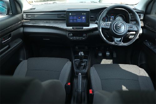 Dashboard Ertiga Smart Hybrid