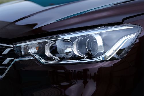 Lampu depan Ertiga Smart Hybrid