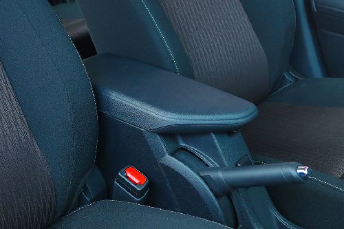 Arm rest belakang Toyota Avanza