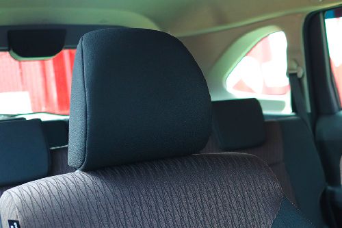 Head rese kursi depan Toyota Avanza