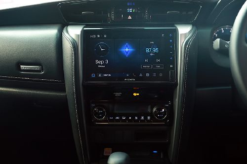 konsol tengah Fortuner