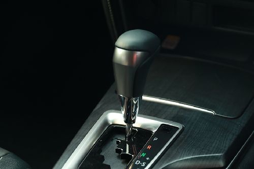 Tuas transmisi Fortuner