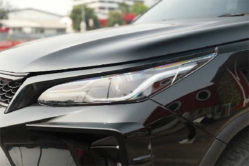 Lampu depan Fortuner