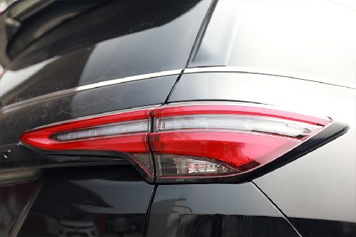 lampu belakang Fortuner