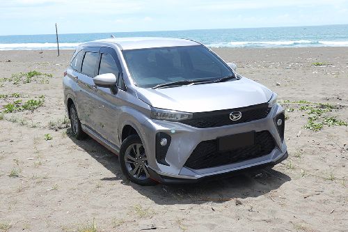 Tampak depan medium Daihatsu Xenia