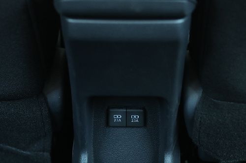 Power outlet Daihatsu Xenia