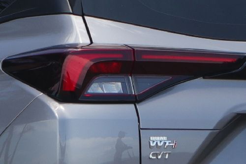 lampu belakang Xenia