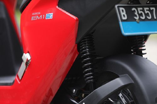 Suspensi belakang Honda EM1 E