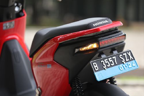 Lampu belakang Honda EM1 E