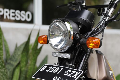 Lampu depan TVS XL 100