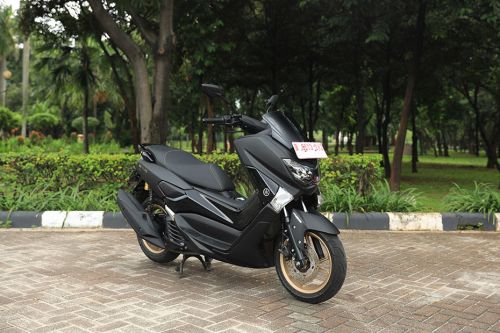 Yamaha Nmax (2018-2019) Slant Rear View Full Image