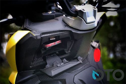 Glove box Aprilia SR-GT 200