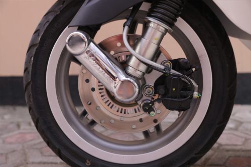 Rem depan Vespa Primavera