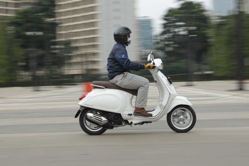 Samping kanan Vespa Primavera