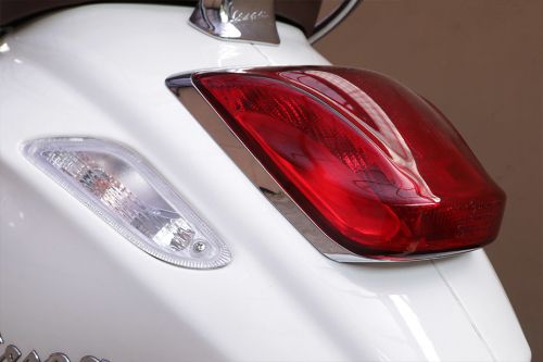 Lampu belakang Vespa Primavera