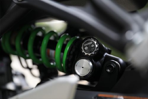 Suspensi belakang Kawasaki Ninja ZX-4RR