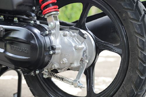 Rem belakang Suzuki NEX Crossover