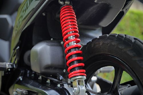 Suspensi belakang Suzuki NEX Crossover