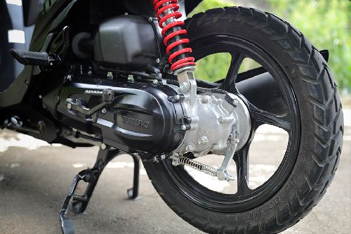 ban belakang Suzuki NEX Crossover